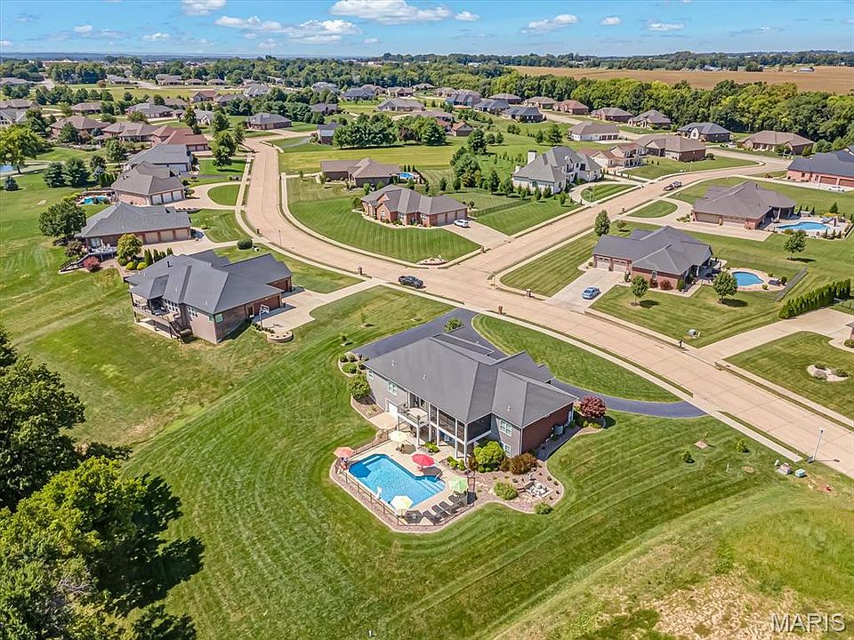 1st image of 600 Covington Dr