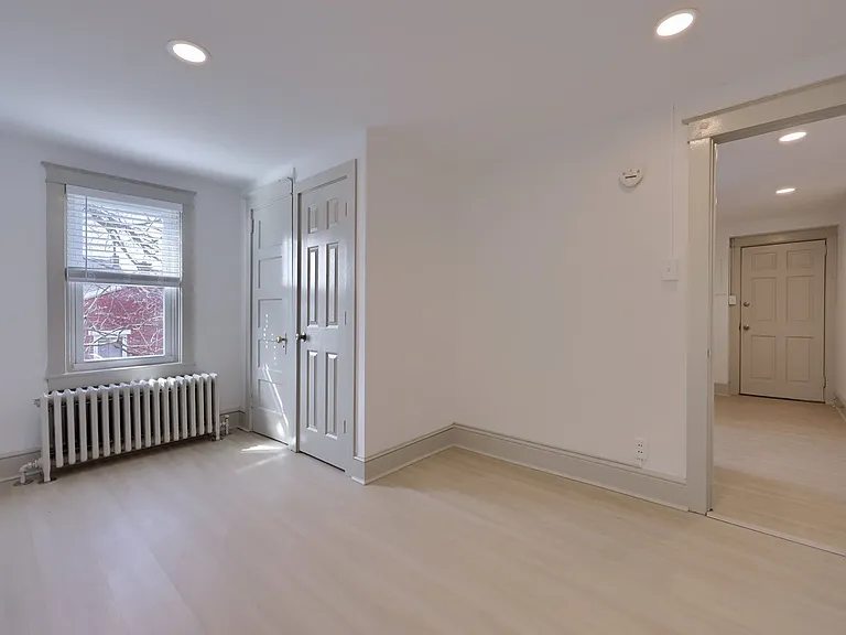 40 W James St #7 — Photo 10