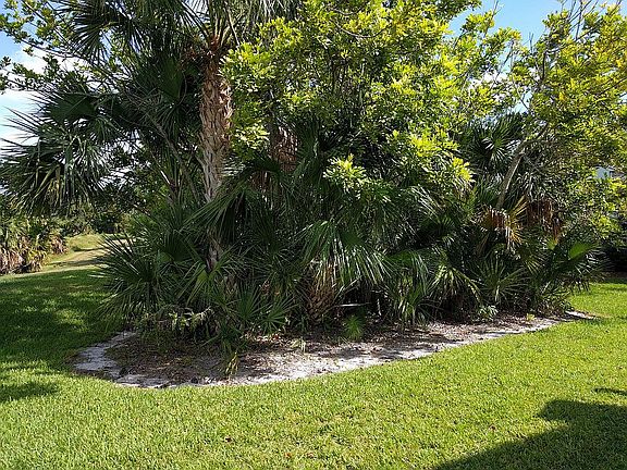 3rd image of 1608 SE Green Acres Cir APT R102