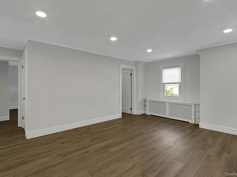 64 Lyons Rd — Photo 7