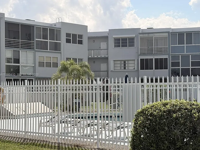 2223 Park Ln #306 — Photo 31