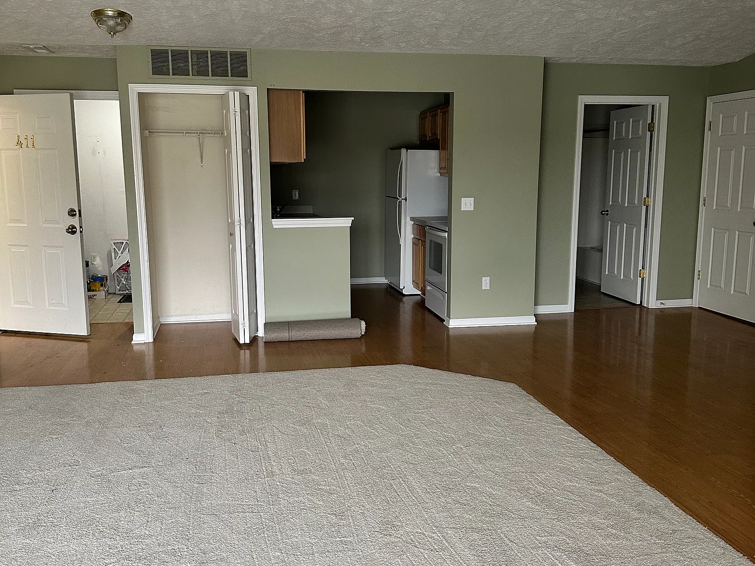 2 bed, 1025 sqft, $1,200 — Photo 3