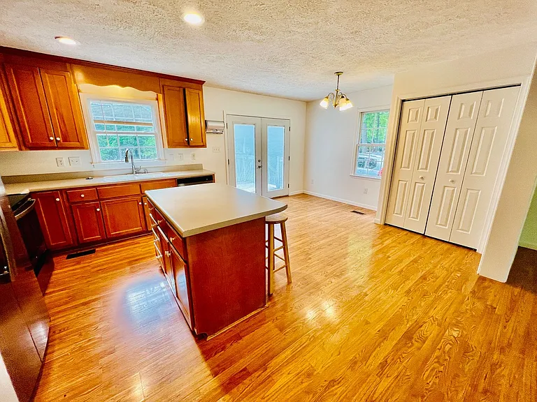 95 Amber Woods Dr — Photo 6