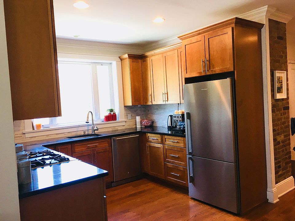 1st image of 3262 Ampere Ave