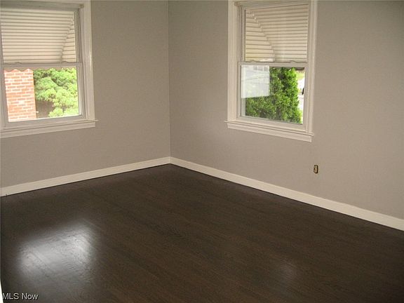 4th image of 4390 Newberry Dr