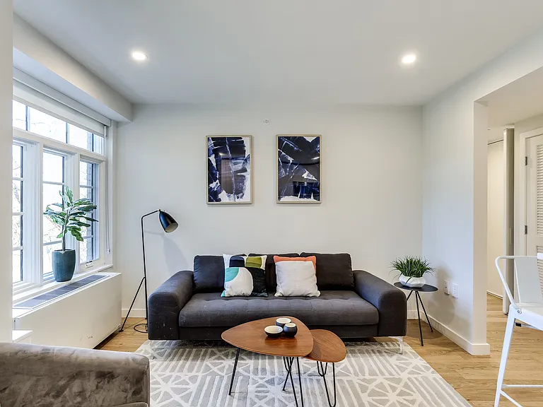 2900 Adams Mill — Photo 38