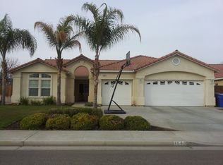 1546 W Claridge Ct, Hanford, CA 93230