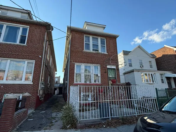 162 East 40th Street image 1 of 10