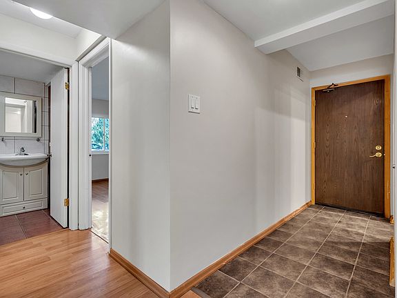 4th image of 700 Perrie Dr APT 113