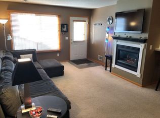 303 Leeward Trl, Woodbury, MN 55129