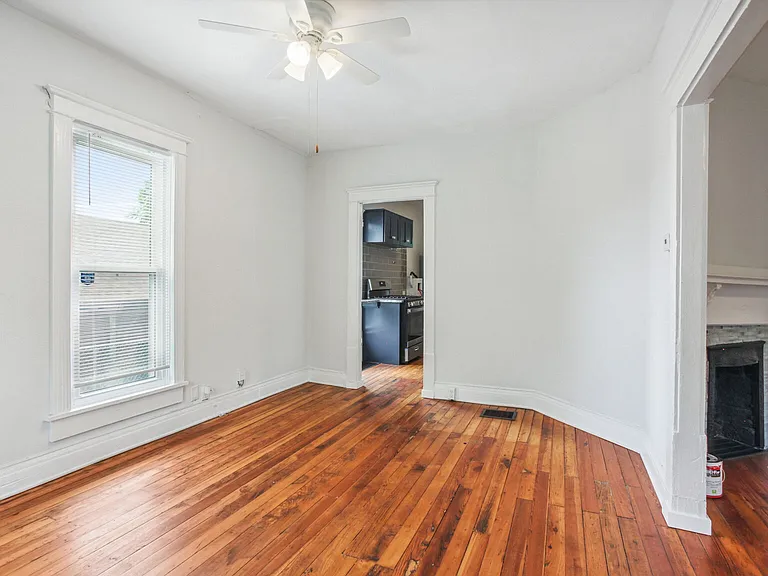 3213 Lexington Ave — Photo 7