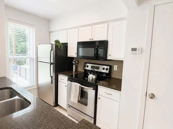 4020 Holland Ave APT 213, Dallas, TX 75219