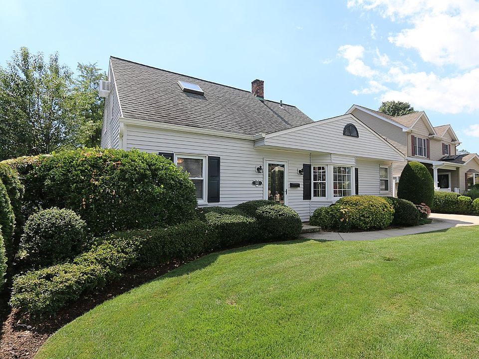 302 Orchid Rd, Levittown, NY 11756 Zillow