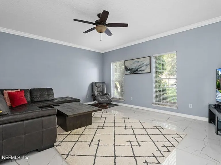 425 Oak Pond Dr — Photo 27