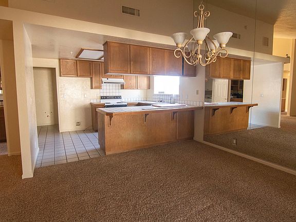 5th image of 990 Acoma Blvd S