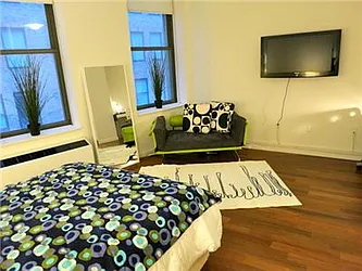 Rented by R New York