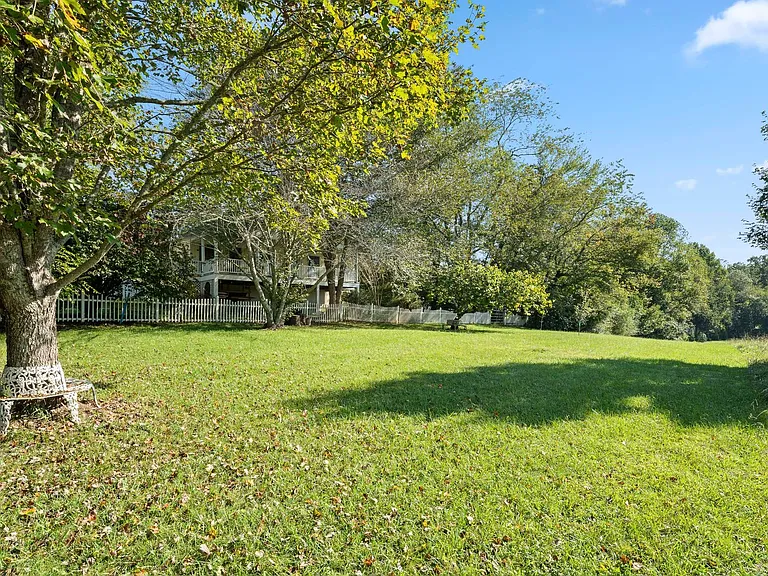 119 W Chippendale Dr — Photo 44