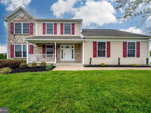 4985 Thornbury Cir, Douglassville, PA 19518