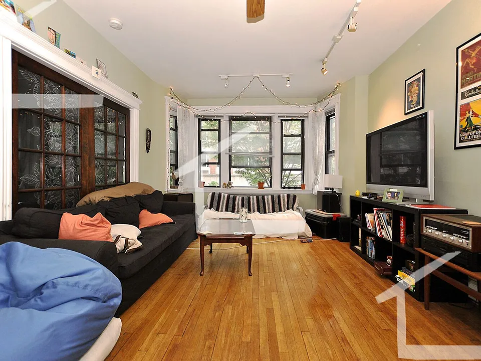 211 Saint Paul St #1B