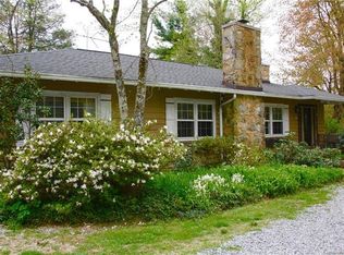 19 Blackjack Rd, Hendersonville, NC 28739