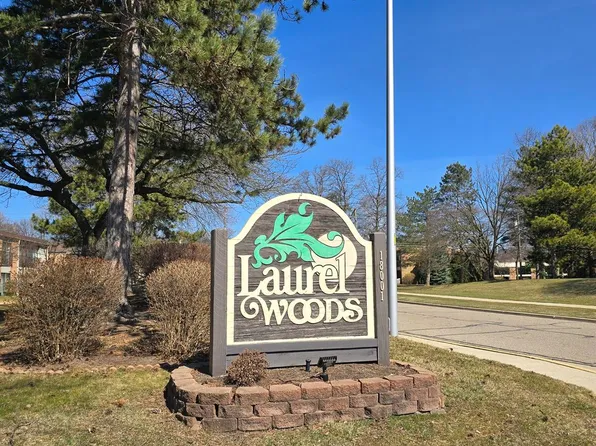 18007 University Park Dr, Livonia, MI 48152