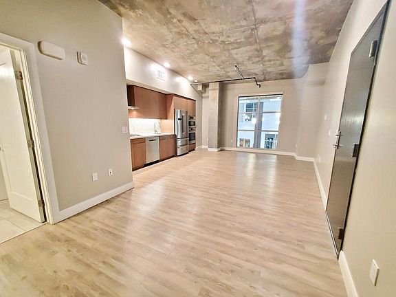 3rd image of 535 India St #205