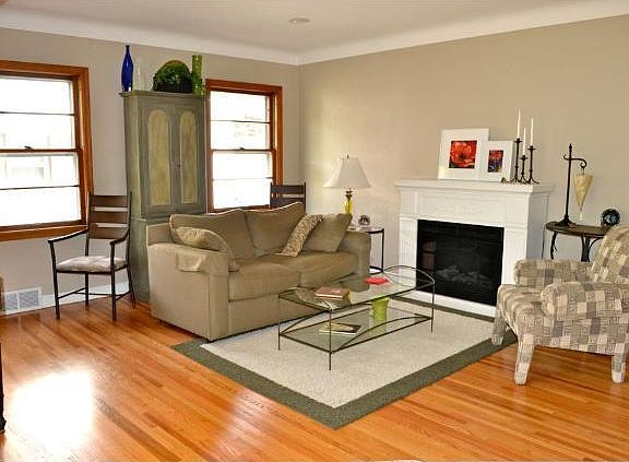 2nd image of 926 Idaho Ave W