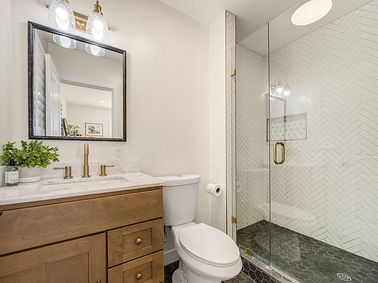 16229 Janine Dr — Photo 34