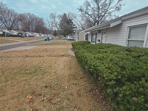 2nd image of 9808 Lorna Ln