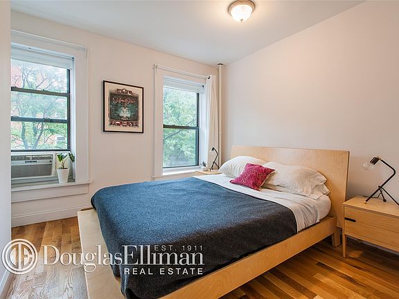 4th image of 185 Sackett St