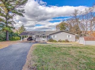 125 Gross Point Dr, Huddleston, VA 24104