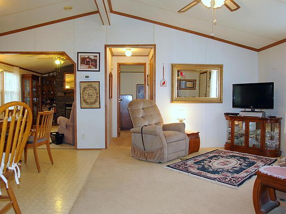 5th image of 317 Dartmoor Dr