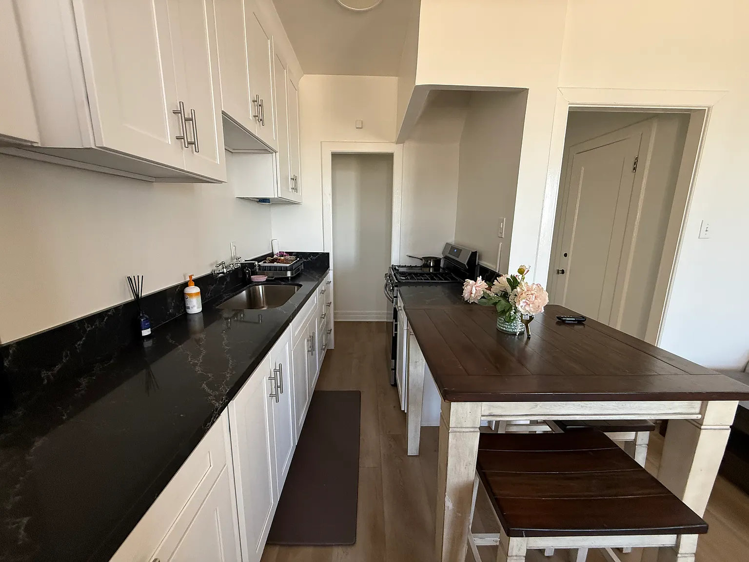 Studio, 456 sqft, $1,650 — Photo 4