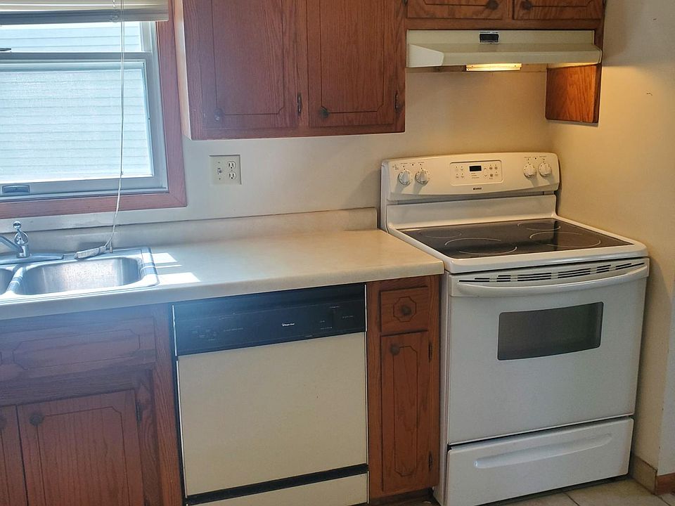 2nd image of 400 27th St NE APT 3