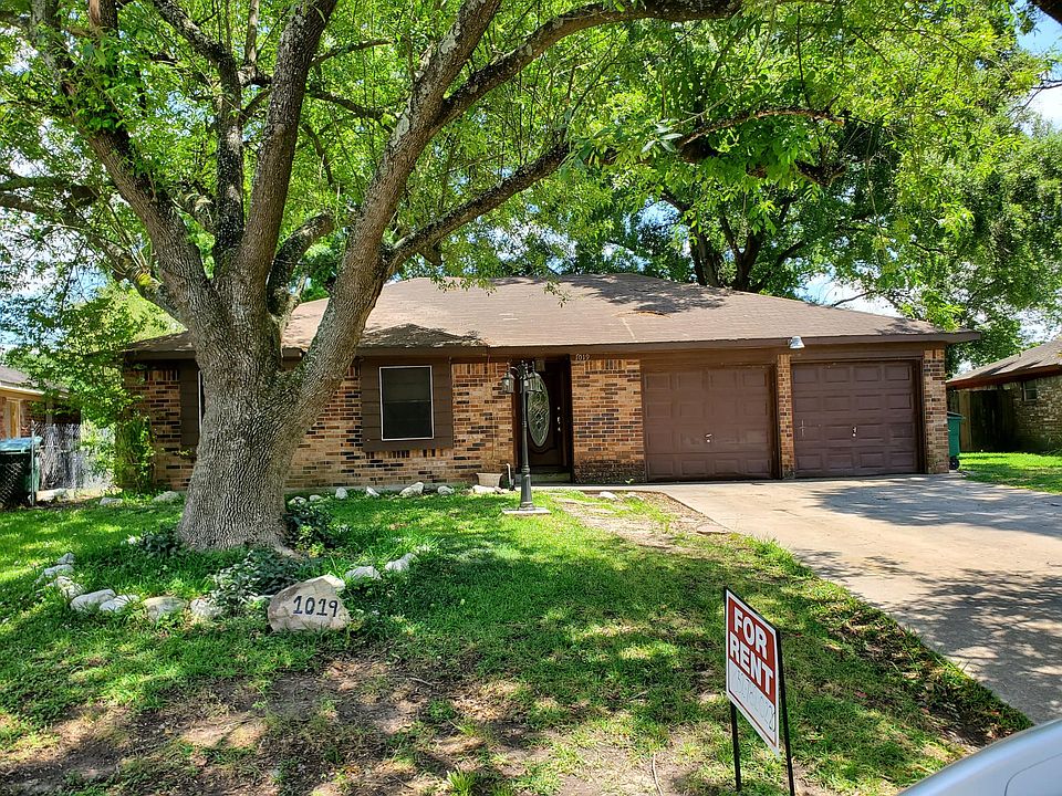 1st image of 1019 Grand Oaks Dr