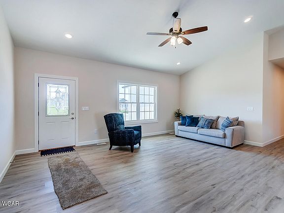 4th image of 3424 Weldon Dr