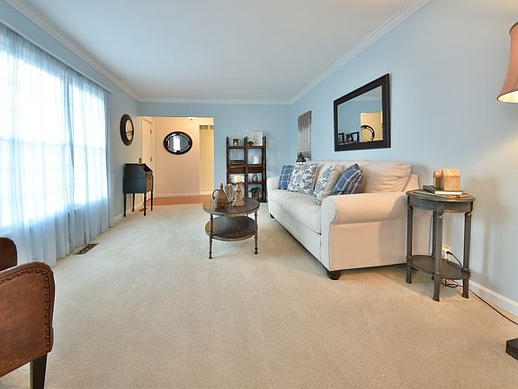 4th image of 2965 Churchill Dr