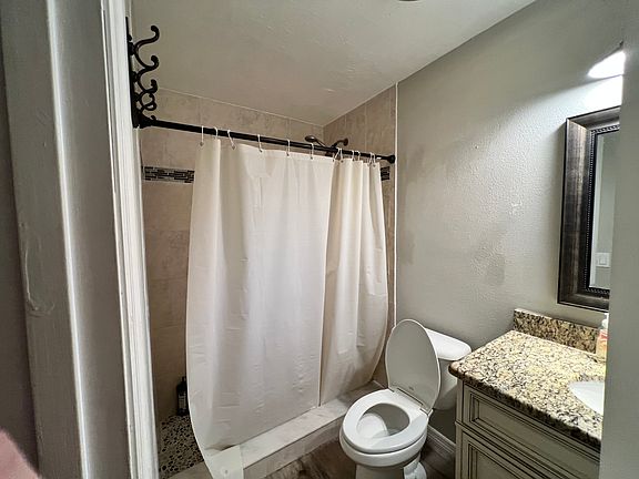 2nd image of 2430 Lorna Dr