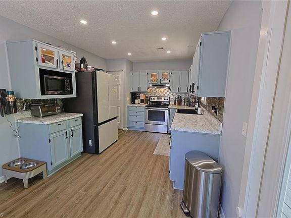 2nd image of 1474 Sherwood Dr