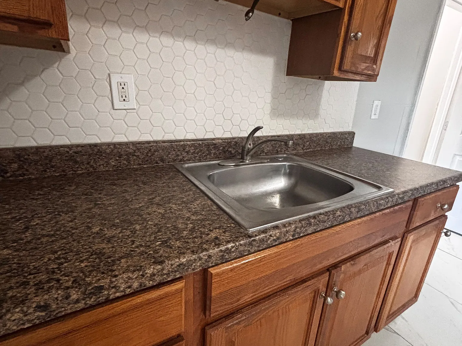 2 bed, 1.0 bath, $1,500 — Photo 2