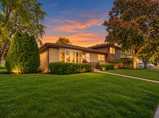 36 S Highview Ave, Addison, IL 60101