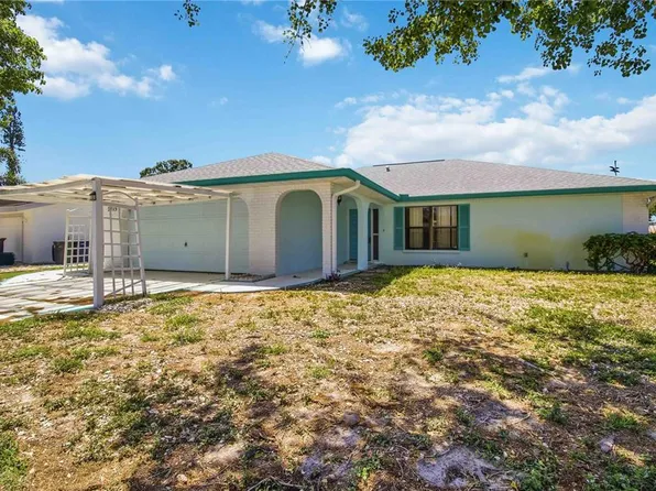 2715 27th Avenue Dr W, Bradenton, FL 34205