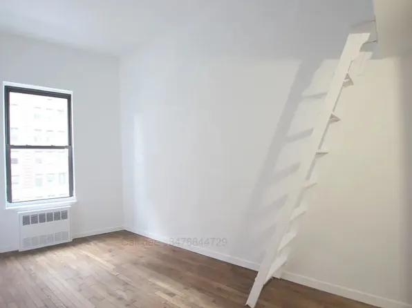 868 West End Avenue image 4 of 9