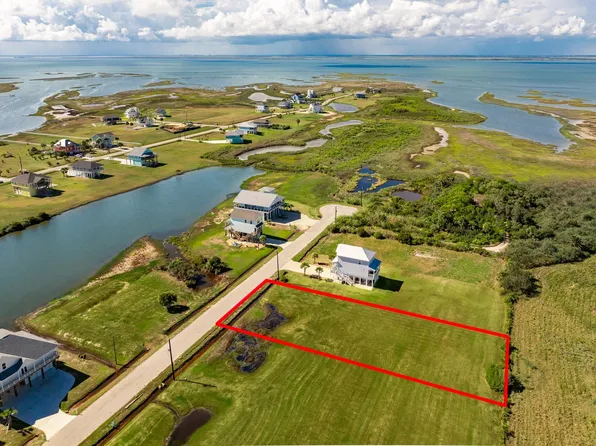 18015 Shaman Dr, Galveston, TX 77554