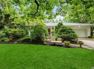 204 Cold Spring Rd, Syosset, NY 11791