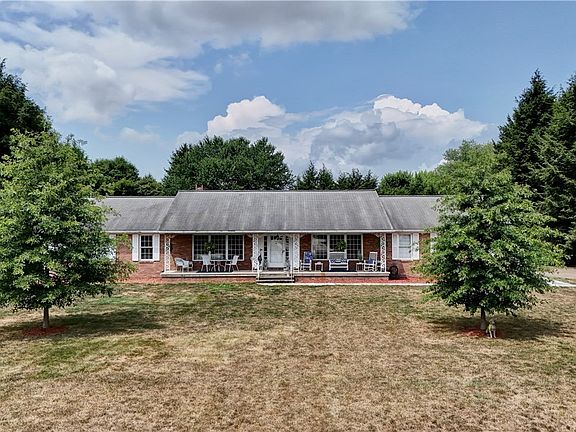 2nd image of 988 College Dr SE