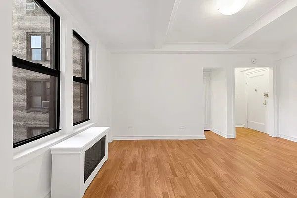 Rented by Cooper & Cooper Real Estate | media 6