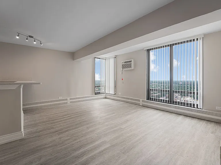 The Duplex Tower — Photo 9