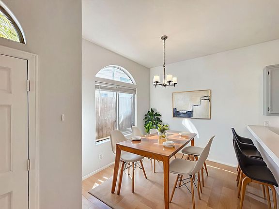 5th image of 4265 Lamont St
