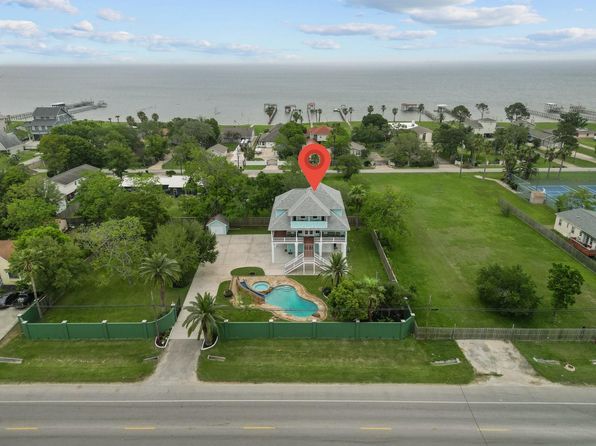 2564 E Bayshore Dr, San Leon, TX 77539